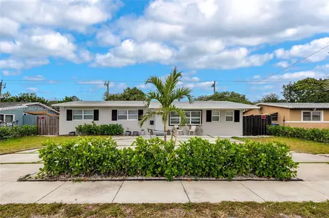 200 SW 69th Ter, Pembroke Pines, FL 33023