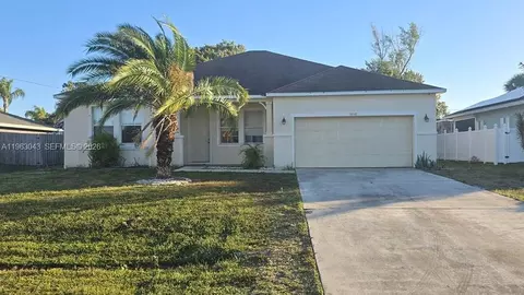 1010 SW Dubuque Ave, Port Saint Lucie, FL 34953