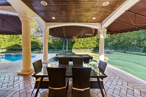 Exterior - 11111 Killian Park Rd, Pinecrest, FL 33156 photo 9 of 12