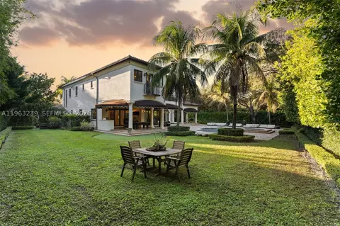 Exterior - 11111 Killian Park Rd, Pinecrest, FL 33156 photo 13 of 16