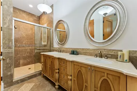 Bath - 11111 Killian Park Rd, Pinecrest, FL 33156 photo 5 of 5