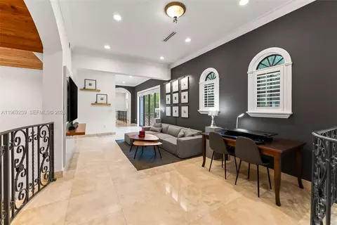 Entry Way - 11111 Killian Park Rd, Pinecrest, FL 33156 photo 5 of 8