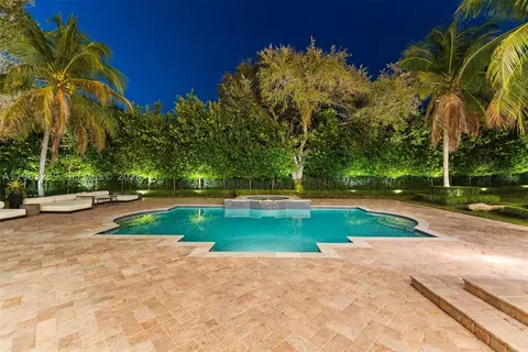 Exterior - 11111 Killian Park Rd, Pinecrest, FL 33156 photo 4 of 16