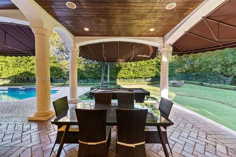 Exterior - 11111 Killian Park Rd, Pinecrest, FL 33156 photo 11 of 16