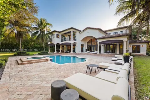 Exterior - 11111 Killian Park Rd, Pinecrest, FL 33156 photo 12 of 16