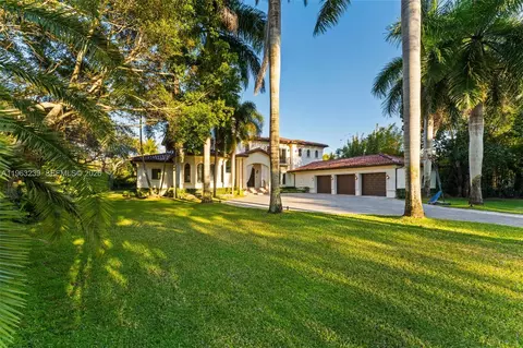 Exterior - 11111 Killian Park Rd, Pinecrest, FL 33156 photo 11 of 12