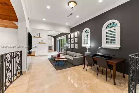 Entry Way - 11111 Killian Park Rd, Pinecrest, FL 33156 photo 5 of 7