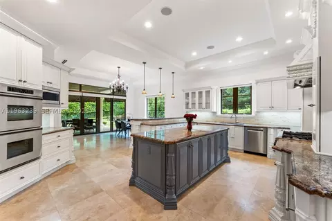 Kitchen - 11111 Killian Park Rd, Pinecrest, FL 33156 photo 2 of 3