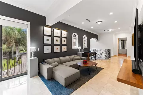 Entry Way - 11111 Killian Park Rd, Pinecrest, FL 33156 photo 6 of 8