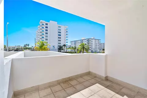 1410 S Ocean Dr #208, Hollywood, FL 33019