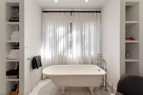 Bath - 465 Hampton Ln, Key Biscayne, FL 33149 photo 2 of 7