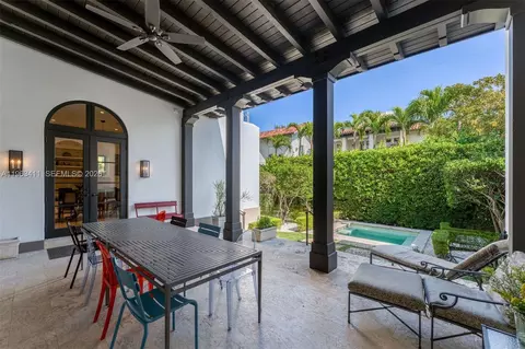 Exterior - 465 Hampton Ln, Key Biscayne, FL 33149 photo 2 of 5