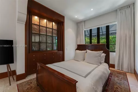 Bedroom - 465 Hampton Ln, Key Biscayne, FL 33149 photo 3 of 6