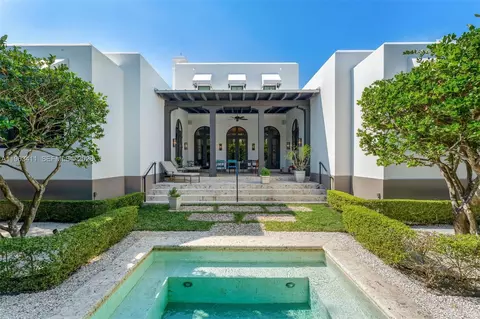 Exterior - 465 Hampton Ln, Key Biscayne, FL 33149 photo 5 of 5