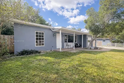 5724 Mckinley St, Hollywood, FL 33021