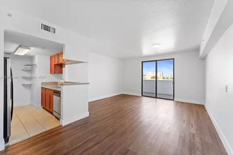 36 NW 6th Ave #502, Miami, FL 33128