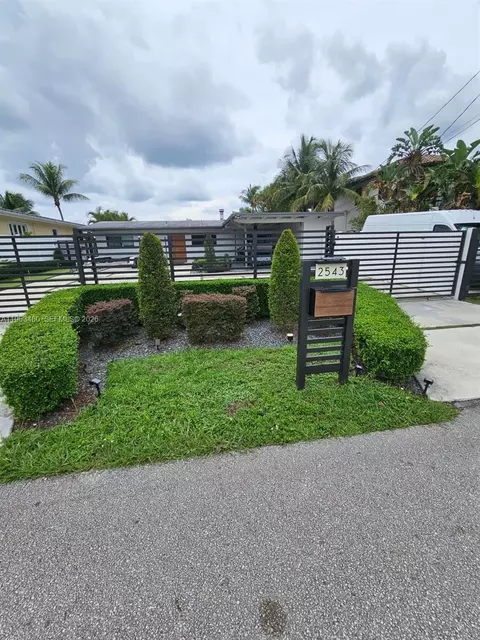 2543 Gulfstream Ln, Fort Lauderdale, FL 33312