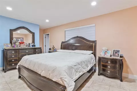 Bedroom - 7184 W 2nd Ct, Hialeah, FL 33014 photo 5 of 6