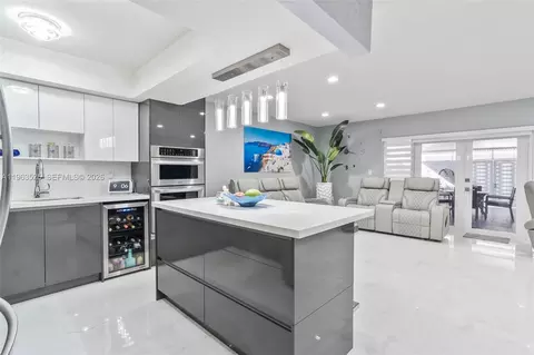 Kitchen - 7184 W 2nd Ct, Hialeah, FL 33014 photo 1 of 3