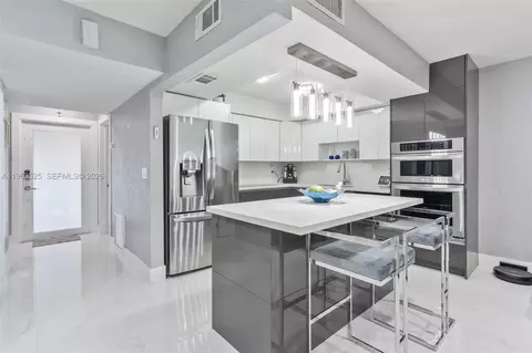 Kitchen - 7184 W 2nd Ct, Hialeah, FL 33014 photo 3 of 3