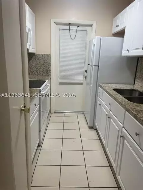 1450 Atlantic Shores Blvd #304, Hallandale Beach, FL 33009