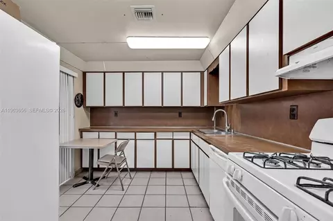 Kitchen - 533 E 23rd St, Hialeah, FL 33013 photo 1 of 2