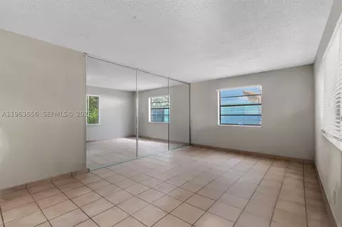 533 E 23rd St, Hialeah, FL 33013 photo 6