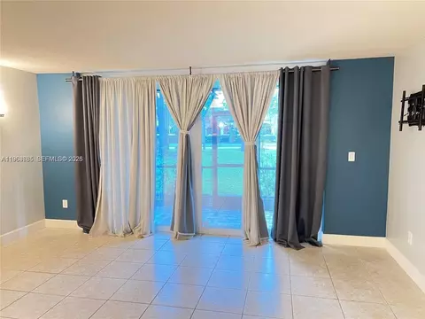 6800 Cypress Rd #101, Plantation, FL 33317