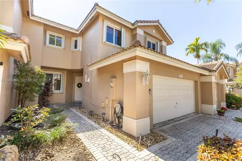 15832 SW 10th St, Pembroke Pines, FL 33027