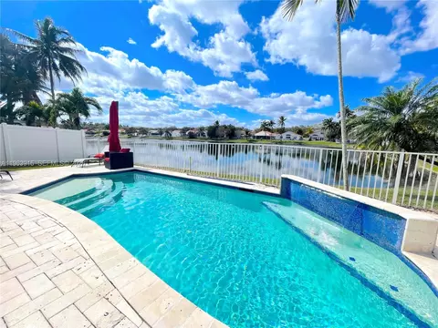4923 SW 33rd Way, Fort Lauderdale, FL 33312