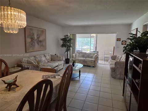 8834 W Mcnab Rd #201, Tamarac, FL 33321