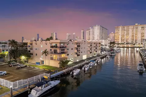 3860 NE 170th St #205, North Miami Beach, FL 33160