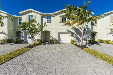 4303 Hammock Grove Dr, Lake Worth, FL 33467