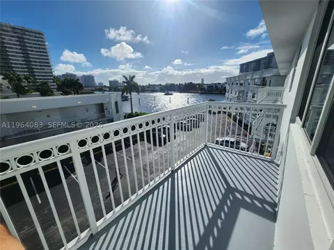 1913 S Ocean Dr #423, Hallandale Beach, FL 33009