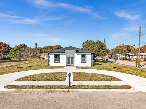 803 N 20th St, Fort Pierce, FL 34950