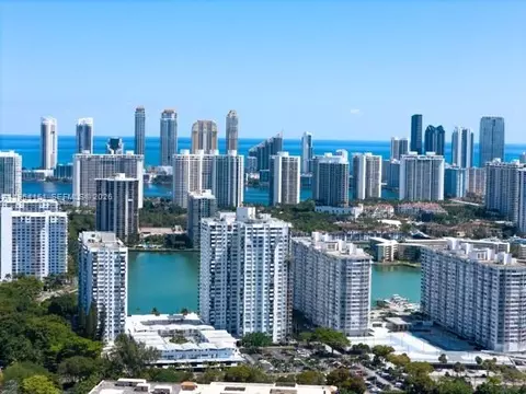 2750 NE 183rd St #401, Aventura, FL 33160