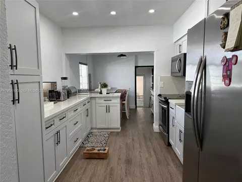991 E 47th St, Hialeah, FL 33013