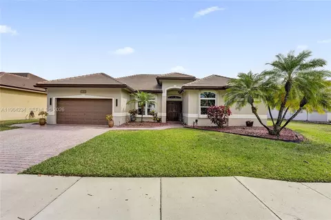 6686 SW 166th Dr, Fort Lauderdale, FL 33331