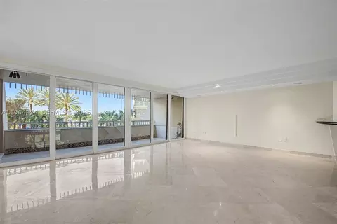 3 Grove Isle Dr #C208, Miami, FL 33133
