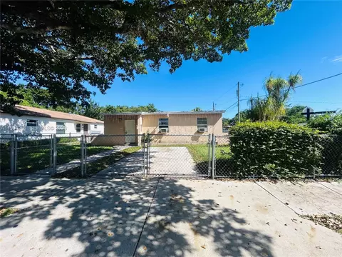 17645 SW 104th Ave, Miami, FL 33157