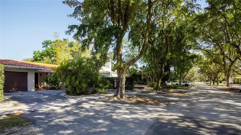 927 Catalonia Ave, Coral Gables, FL 33134