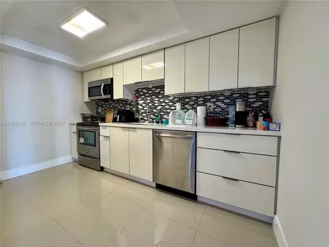 18011 Biscayne Blvd #1802, Aventura, FL 33160