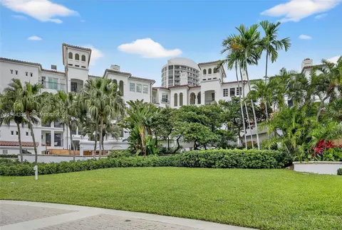 3500 Island Bl #D-201, Aventura, FL 33160