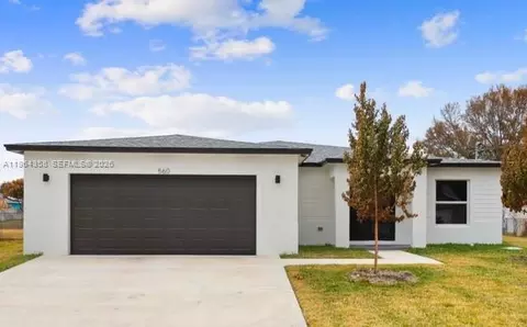 560 SW Carter Ave, Port Saint Lucie, FL 34983
