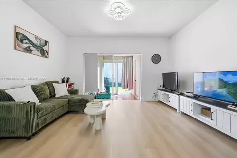 2 Simonton Cir, Weston, FL 33326