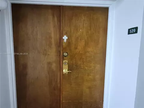 11800 SW 18th St #529-4, Miami, FL 33175