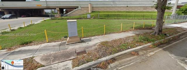 2200 NW 11th St, Miami, FL 33125