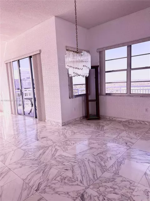 18051 Biscayne Blvd #PH05, Aventura, FL 33160