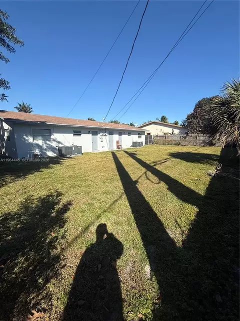 310 NE 38th St, Pompano Beach, FL 33064
