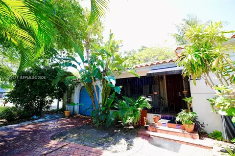 655 NE 82nd St, Miami, FL 33138